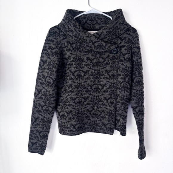 Ellen Tracy Wool Blend Floral Sweater With a Single Button Wrap Closure - Picture 2 of 6